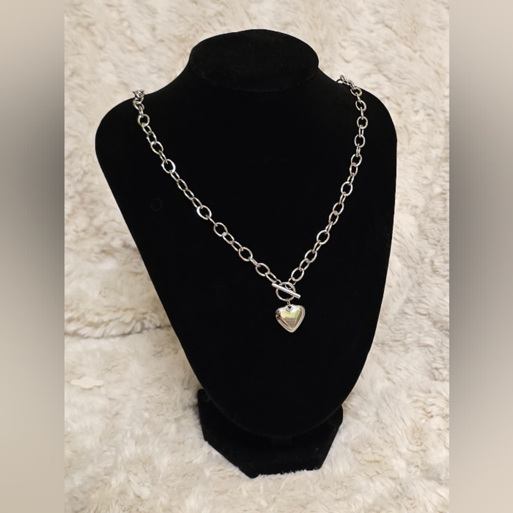 Stainless Steel‎ White Gold Overlay Toggle Heart Necklace NWT